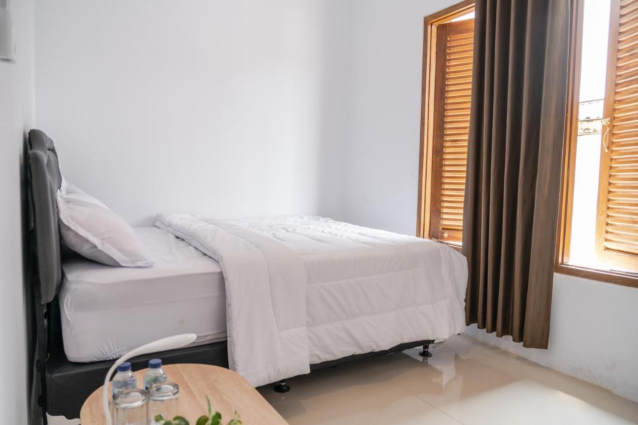 Azalia Homestay Yogyakarta Exterior foto