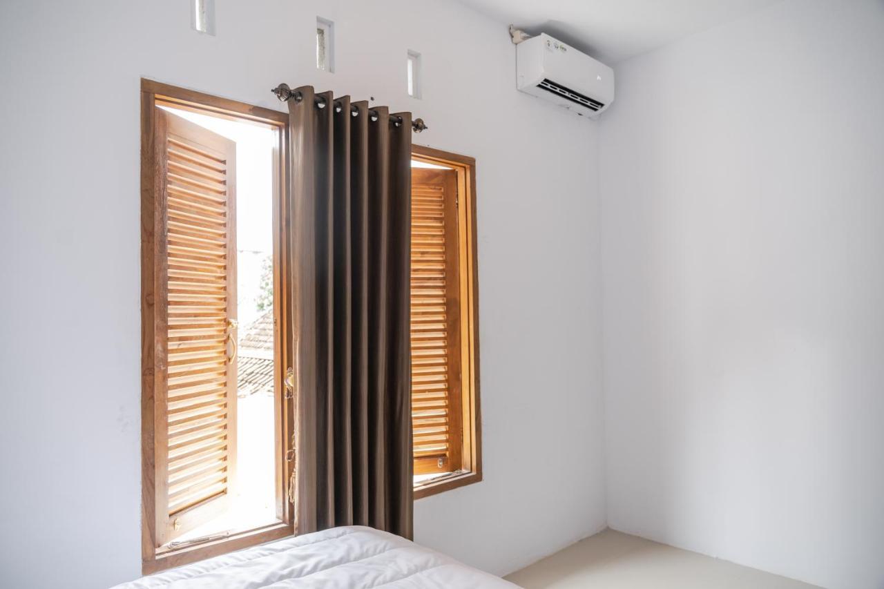 Azalia Homestay Yogyakarta Exterior foto